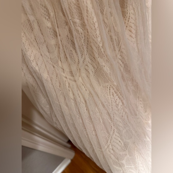 Laced midi light pink skirt - Picture 4 of 4